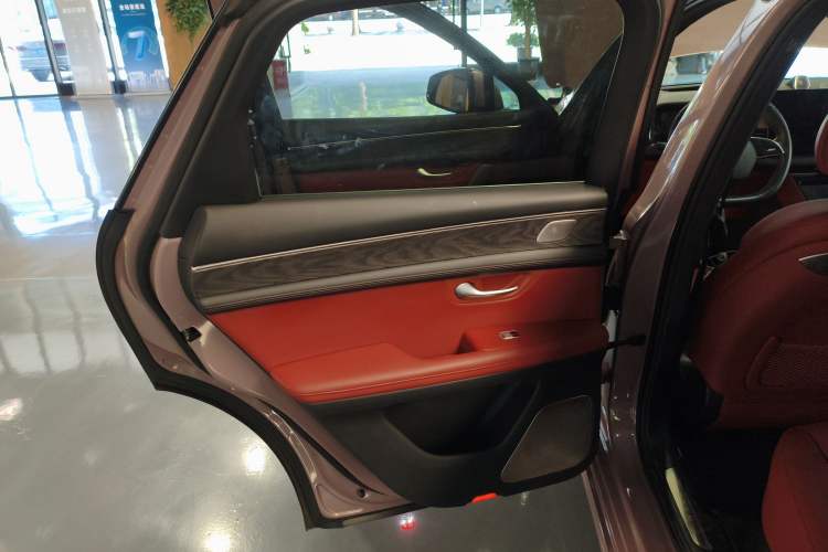 Used Hima AITO M5 2022 Pure Electric All-Wheel-Drive Performance Edition Left Rear Door Interior