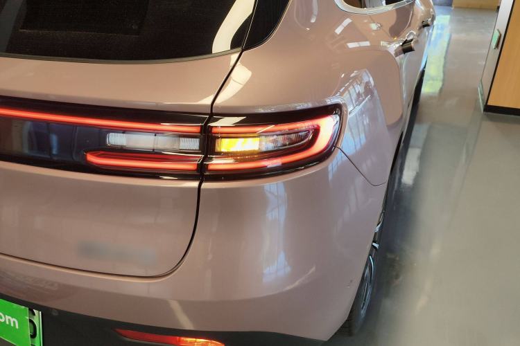 Used Hima AITO M5 2022 Pure Electric All-Wheel-Drive Performance Edition Right Rear Taillight