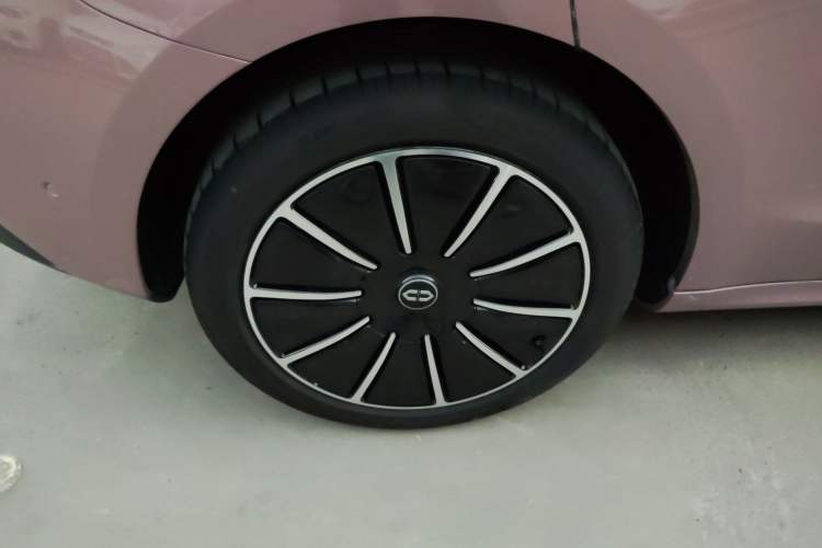 Used Hima AITO M5 2022 Pure Electric All-Wheel-Drive Performance Edition Right Rear Wheel Hub