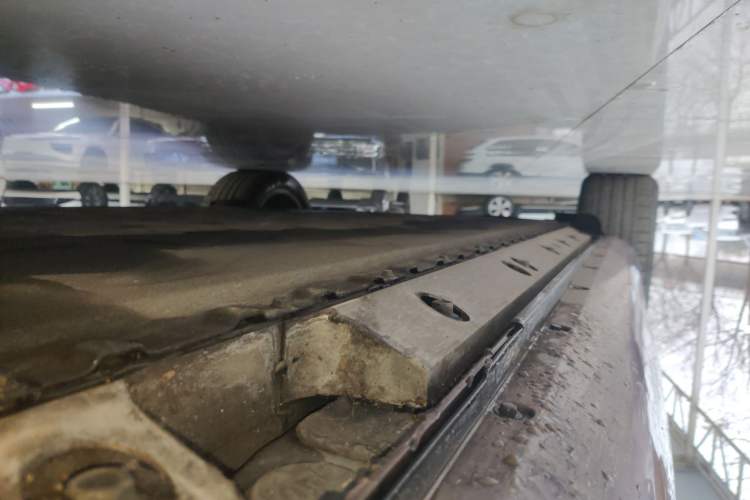 Used Hima AITO M5 2022 Pure Electric Rear-Drive Standard Edition Right Side Sill