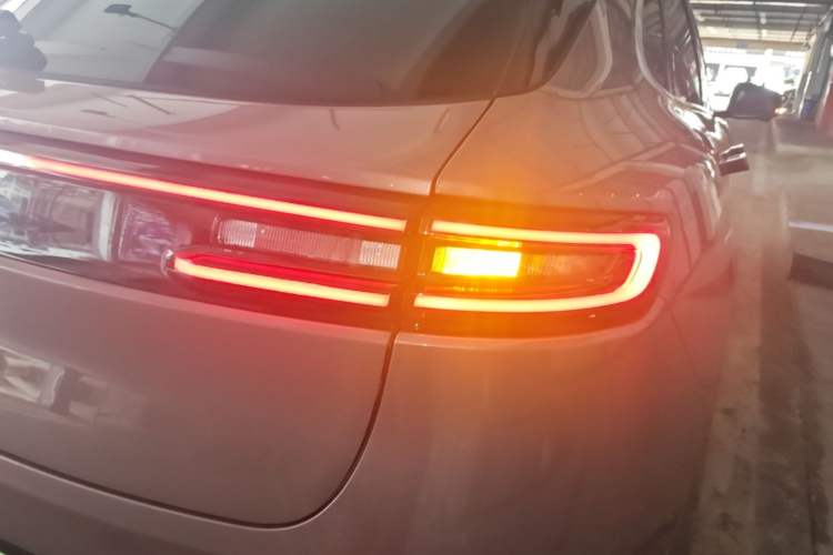 Used Hima AITO M5 2022 Pure Electric All-Wheel-Drive Performance Edition Right Rear Taillight