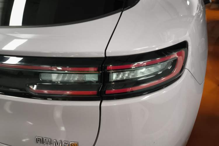 Used Hima AITO M5 2022 Pure Electric Rear-Drive Standard Edition Right Rear Taillight
