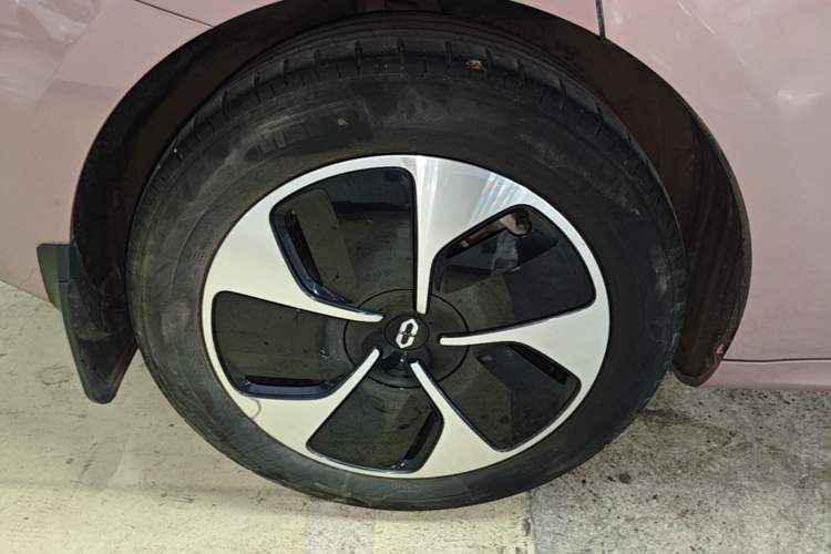 Used Hima AITO M5 2022 Pure Electric Rear-Drive Standard Edition Right Rear Wheel Hub