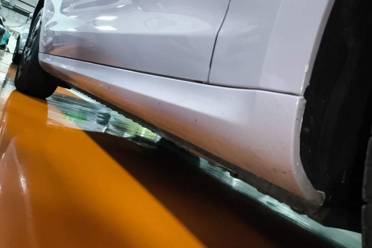 Used Hima AITO M5 2022 Pure Electric Rear-Drive Standard Edition Right Side Sill