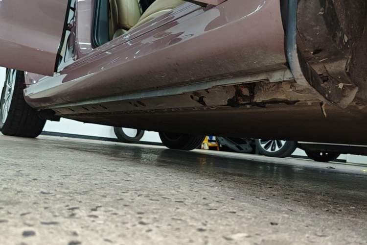 Used Hima AITO M5 2022 Pure Electric Rear-Drive Standard Edition Right Side Sill