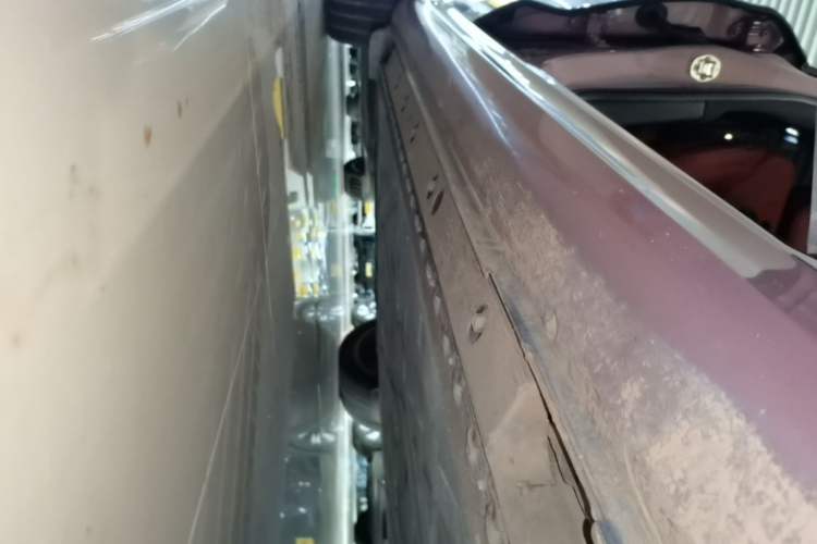Used Hima AITO M5 2022 Pure Electric All-Wheel-Drive Performance Edition Right Side Sill