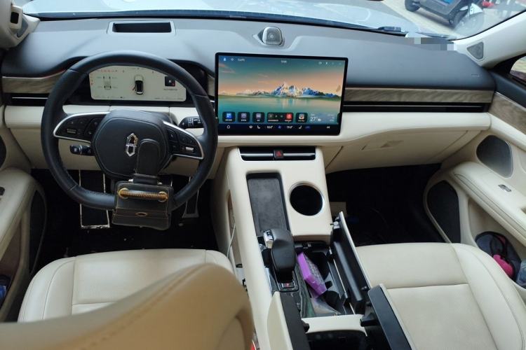 Used Hima AITO M5 2022 Extended-Range Four-Wheel Drive Performance Version Center Console