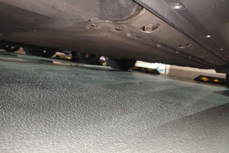 Used Hima AITO M5 2022 Extended-Range Four-Wheel Drive Performance Version Chassis Front Left
