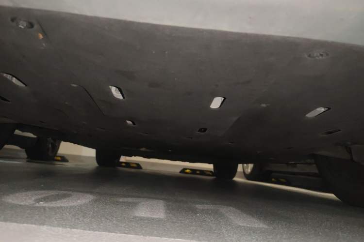 Used Hima AITO M5 2022 Extended-Range Four-Wheel Drive Performance Version Chassis Front