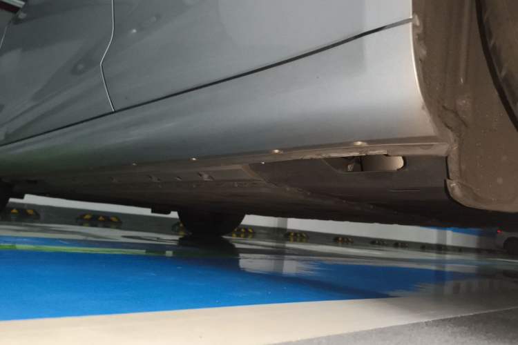 Used Hima AITO M5 2022 Extended-Range Four-Wheel Drive Flagship Edition Chassis Rear Left