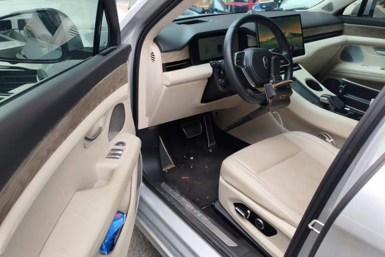 Used Hima AITO M5 2022 Extended-Range Four-Wheel Drive Performance Version Driver Seat