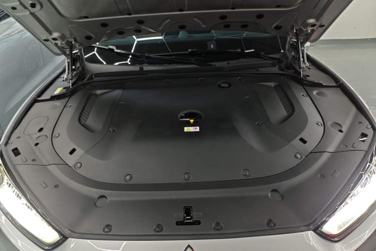Used Hima AITO M5 2022 Extended-Range Four-Wheel Drive Performance Version Engine Bay