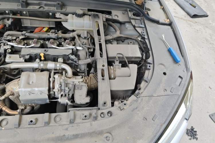 Used Hima AITO M5 2022 Extended-Range Four-Wheel Drive Performance Version Engine Bay Left