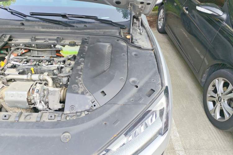 Used Hima AITO M5 2022 Extended-Range Four-Wheel Drive Ultimate Edition Engine Bay Left
