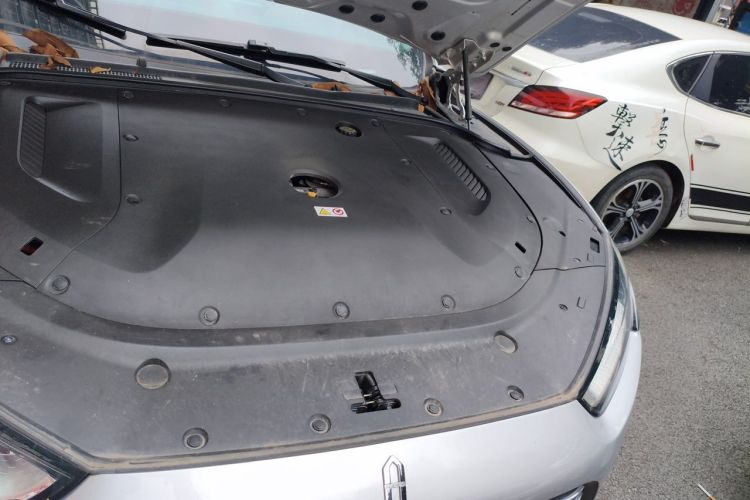 Used Hima AITO M5 2022 Extended-Range Four-Wheel Drive Performance Version Engine Bay Left