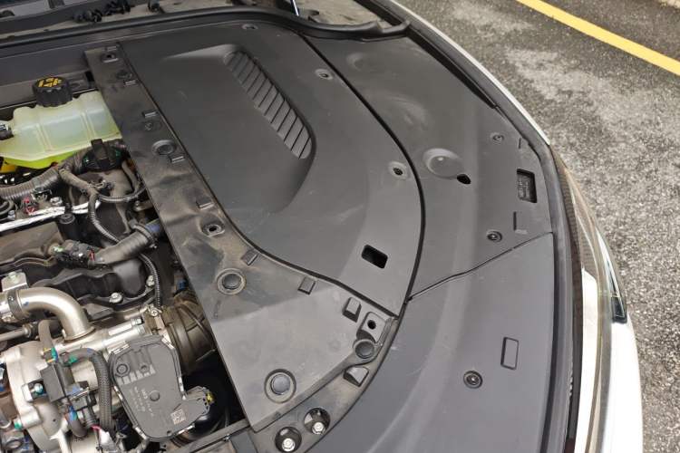Used Hima AITO M5 2022 Range-Extended Rear-Drive Standard Version Engine Bay Left