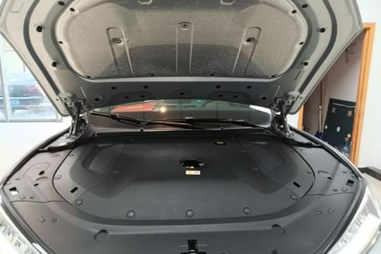 Used Hima AITO M5 2022 Range-Extended Rear-Drive Standard Version Engine Bay