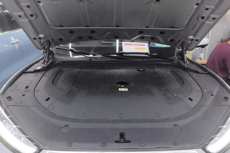 Used Hima AITO M5 2022 Range-Extended Rear-Drive Standard Version Engine Bay