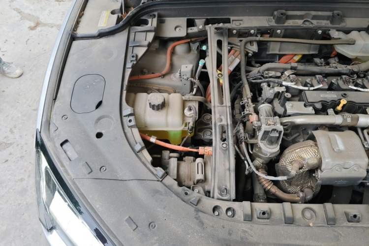 Used Hima AITO M5 2022 Extended-Range Four-Wheel Drive Performance Version Engine Bay Right