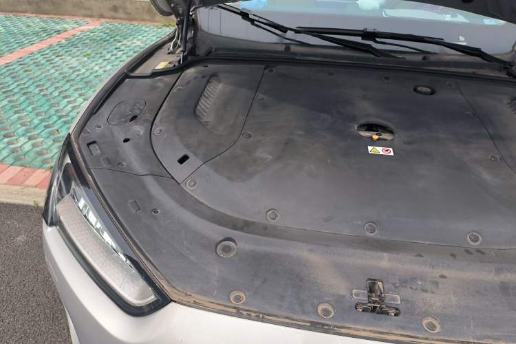 Used Hima AITO M5 2022 Range-Extended Rear-Drive Standard Version Engine Bay Right