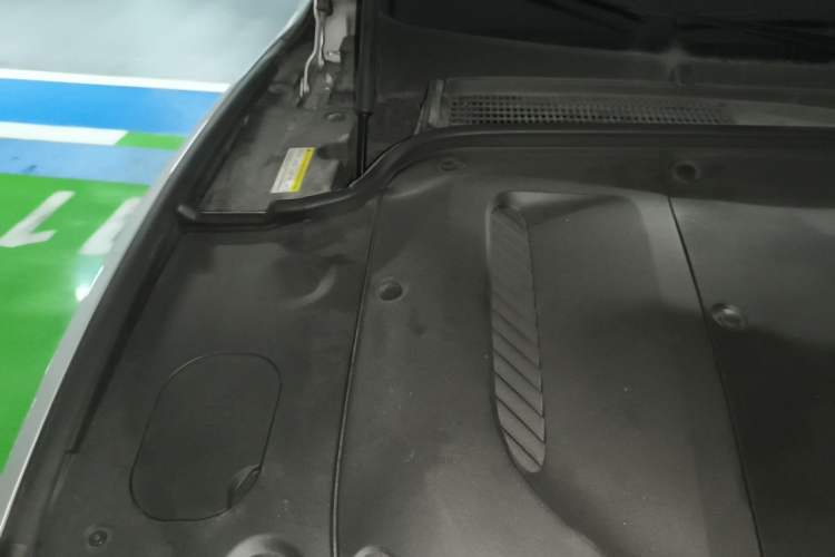 Used Hima AITO M5 2022 Extended-Range Four-Wheel Drive Flagship Edition Engine Bay Right