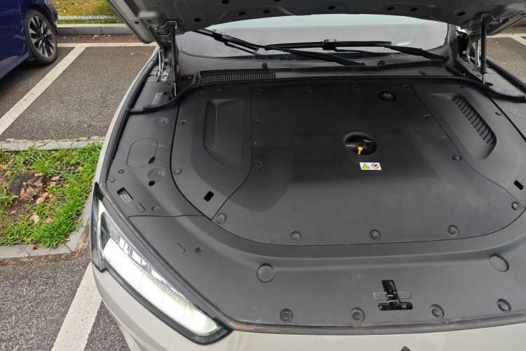 Used Hima AITO M5 2022 Extended-Range Four-Wheel Drive Ultimate Edition Engine Bay Right