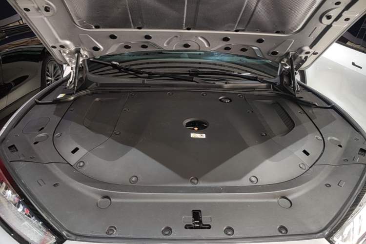 Used Hima AITO M5 2022 Extended-Range Four-Wheel Drive Performance Version Engine Bay