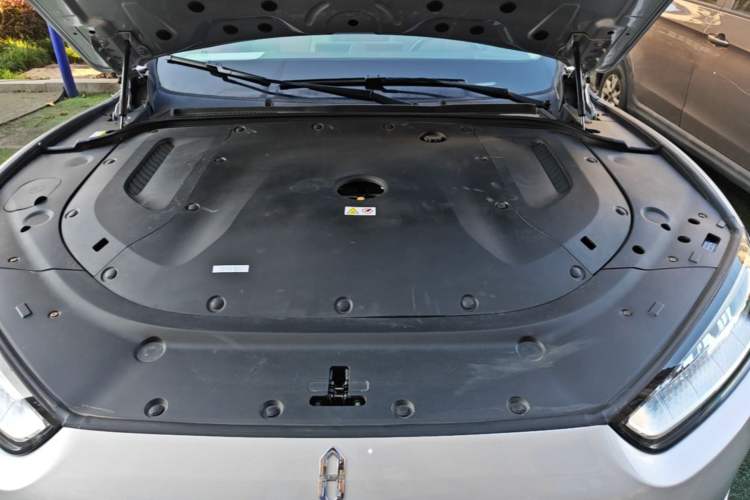 Used Hima AITO M5 2022 Extended-Range Four-Wheel Drive Performance Version Engine Bay