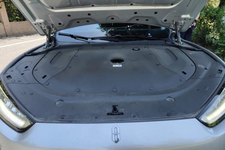 Used Hima AITO M5 2022 Extended-Range Four-Wheel Drive Performance Version Engine Bay