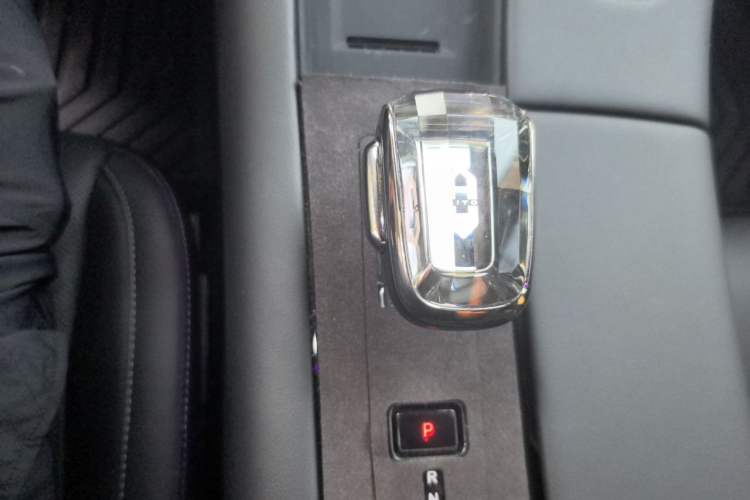 Used Hima AITO M5 2022 Extended-Range Four-Wheel Drive Performance Version Gear Lever