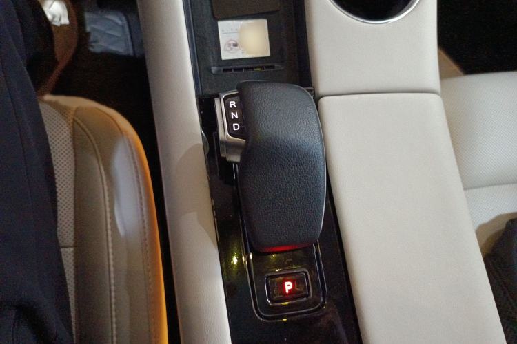 Used Hima AITO M5 2022 Extended-Range Four-Wheel Drive Ultimate Edition Gear Lever