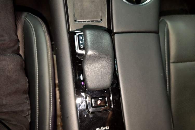 Used Hima AITO M5 2022 Extended-Range Four-Wheel Drive Flagship Edition Gear Lever