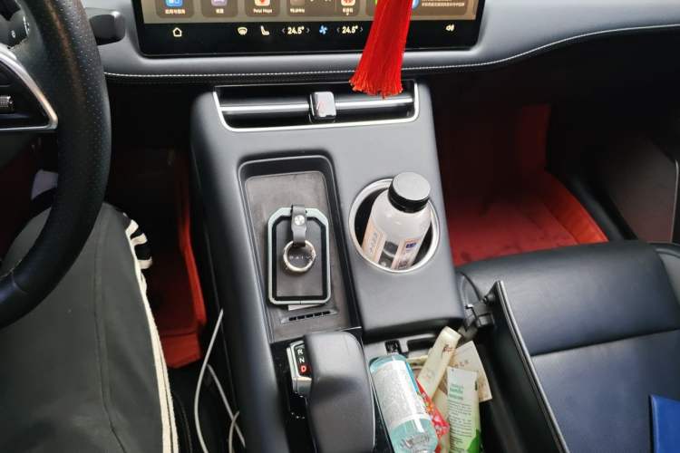 Used Hima AITO M5 2022 Extended-Range Four-Wheel Drive Performance Version Gear Lever