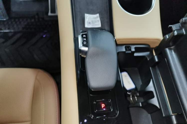 Used Hima AITO M5 2022 Extended-Range Four-Wheel Drive Ultimate Edition Gear Lever