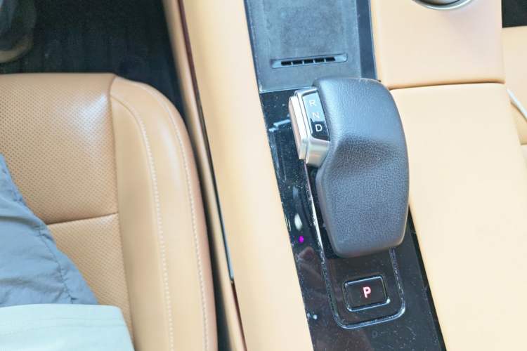 Used Hima AITO M5 2022 Extended-Range Four-Wheel Drive Ultimate Edition Gear Lever