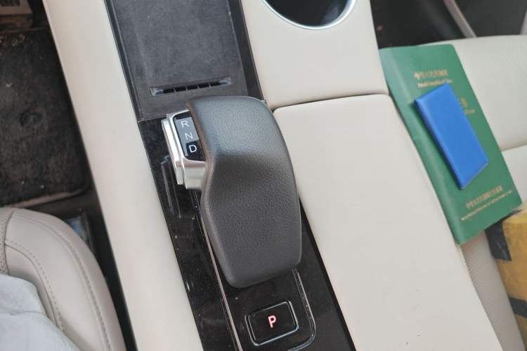 Used Hima AITO M5 2022 Range-Extended Rear-Drive Standard Version Gear Lever