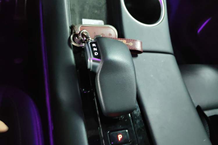 Used Hima AITO M5 2022 Range-Extended Rear-Drive Standard Version Gear Lever