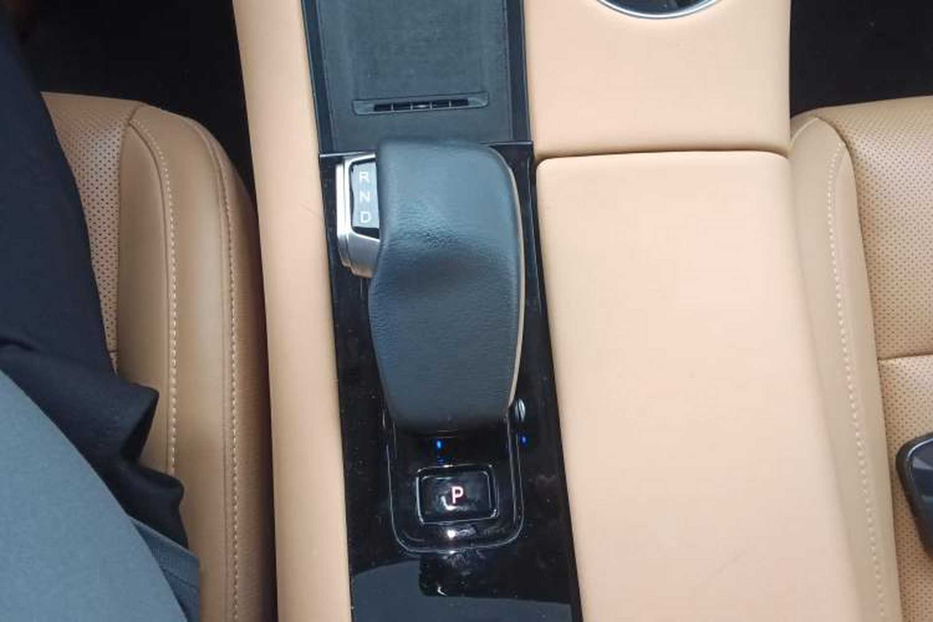Used Hima AITO M5 2022 Extended-Range Four-Wheel Drive Ultimate Edition Gear Lever