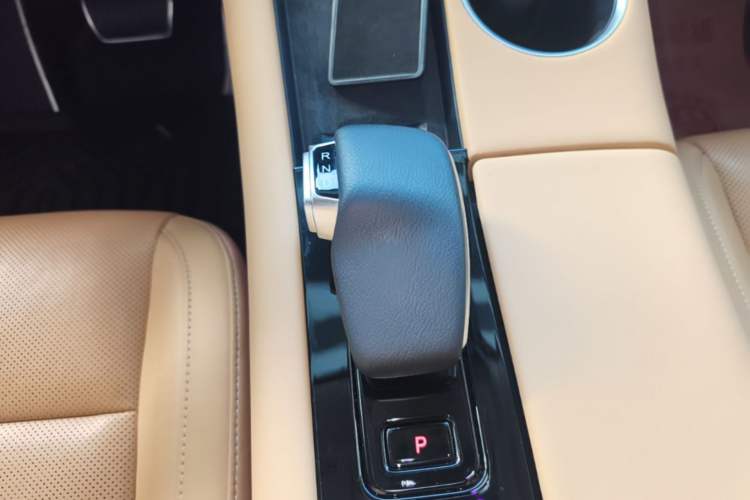 Used Hima AITO M5 2022 Extended-Range Four-Wheel Drive Performance Version Gear Lever