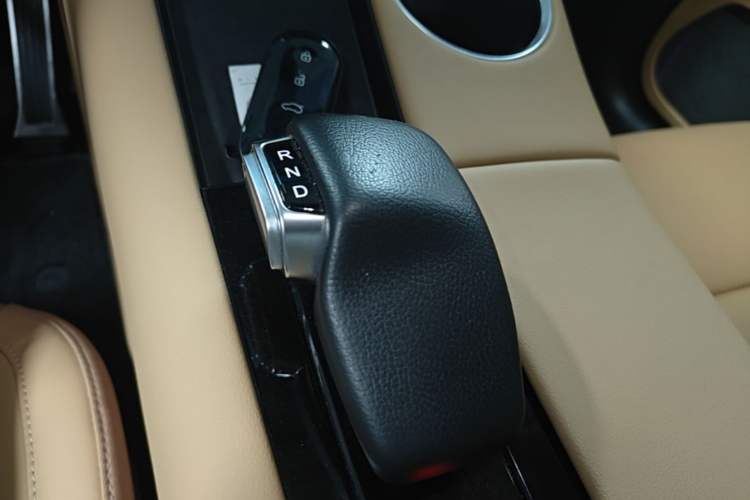 Used Hima AITO M5 2022 Range-Extended Rear-Drive Standard Version Gear Lever