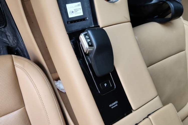 Used Hima AITO M5 2022 Range-Extended Rear-Drive Standard Version Gear Lever