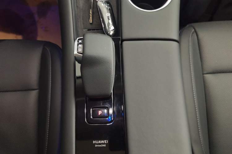 Used Hima AITO M5 2022 Extended-Range Four-Wheel Drive Flagship Edition Gear Lever