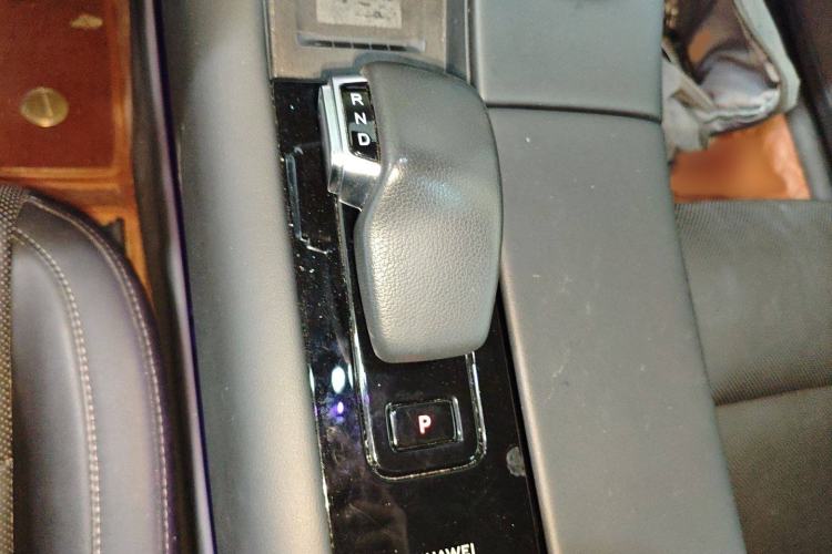 Used Hima AITO M5 2022 Range-Extended Rear-Drive Standard Version Gear Lever