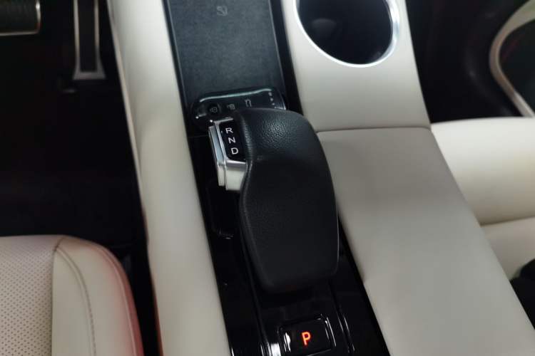 Used Hima AITO M5 2022 Extended-Range Four-Wheel Drive Performance Version Gear Lever