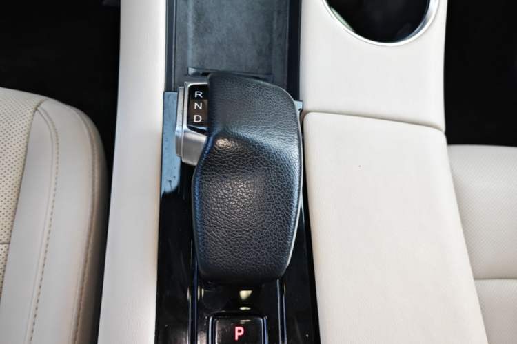 Used Hima AITO M5 2022 Extended-Range Four-Wheel Drive Performance Version Gear Lever