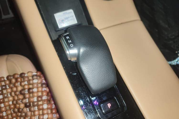 Used Hima AITO M5 2022 Extended-Range Four-Wheel Drive Performance Version Gear Lever