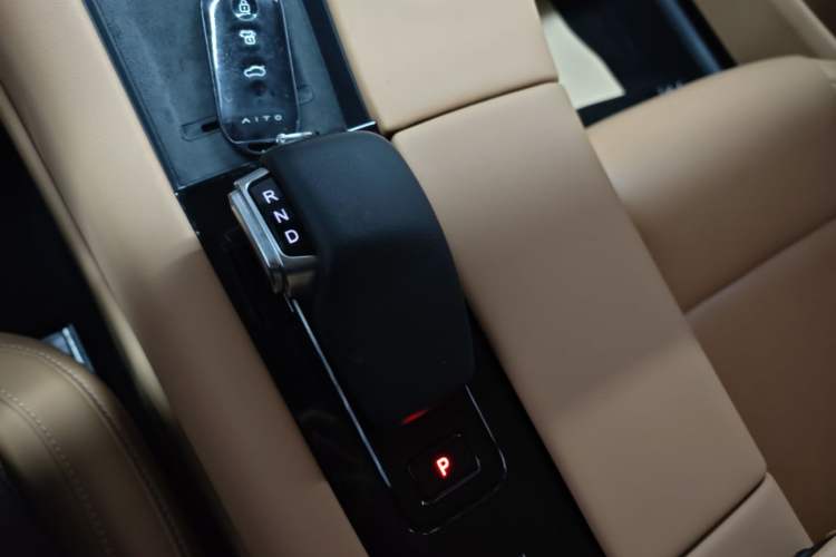 Used Hima AITO M5 2022 Range-Extended Rear-Drive Standard Version Gear Lever