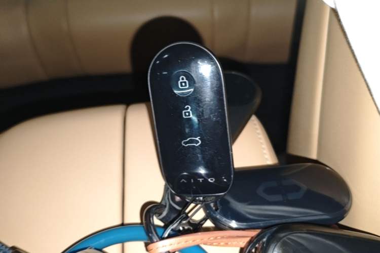 Used Hima AITO M5 2022 Extended-Range Four-Wheel Drive Performance Version Interior 1