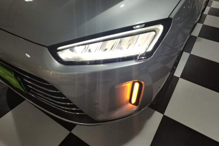 Used Hima AITO M5 2022 Extended-Range Four-Wheel Drive Performance Version Left Front Headlight
