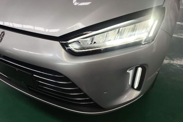 Used Hima AITO M5 2022 Extended-Range Four-Wheel Drive Performance Version Left Front Headlight